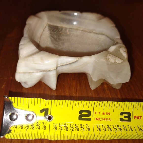 Onyx Ash Tray with Ancient Engravings - Picture 3 of 3